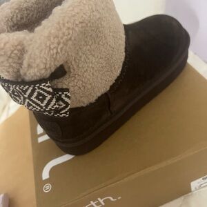 Earth Women's Winter Boots - Dark Brown and Cream
